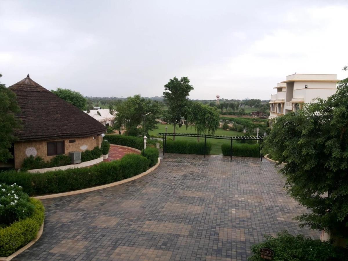 Neelkanth'S Bagar Inn Resort Jhunjhunu Ngoại thất bức ảnh