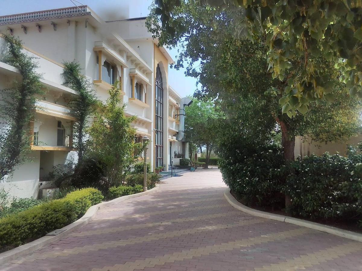 Neelkanth'S Bagar Inn Resort Jhunjhunu Ngoại thất bức ảnh